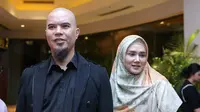 Ahmad Dhani bersama istrinya, Mulan Jameela. (Daniel Kampua/Fimela.com)