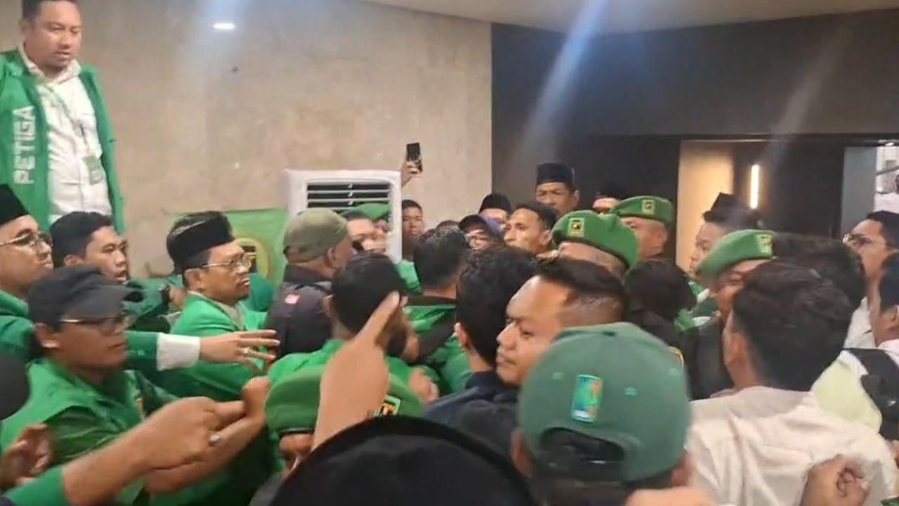 Adu Jotos Bikin Kader Luka-Luka di Kepala dan Bibir Warnai Muktamar ke-X PPP di Ancol