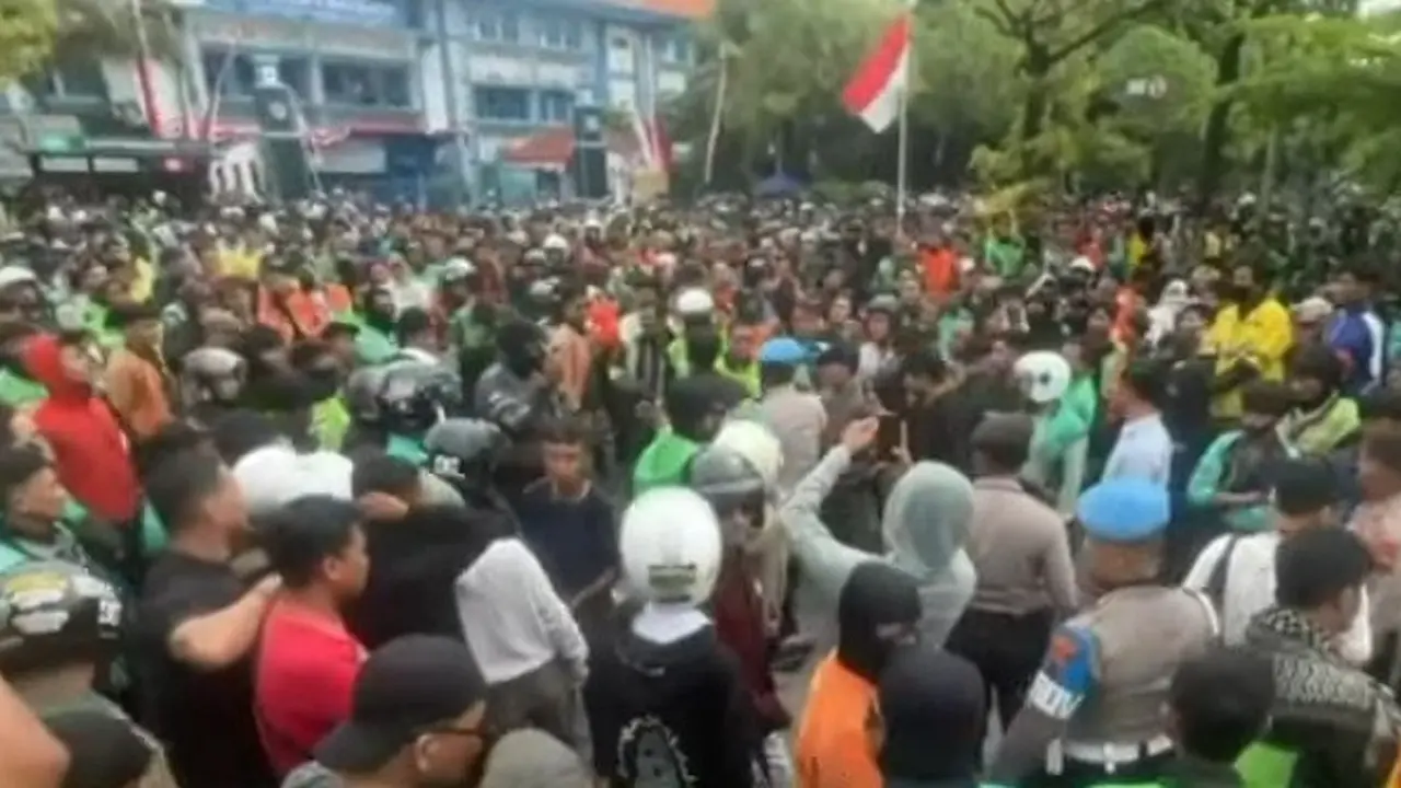 Demo Solidaritas Ojol Solo