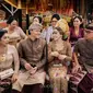 Pasangan penyanyi Rizky Febian dan Mahalini telah melangsungkan upacara adat Dharma Suaka dan Mapamit di kediaman Mahalini di Bali, Minggu. [@axioo]