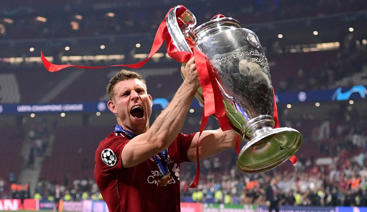 James Milner diketahui telah mencatatkan 280 kali penampilan dengan mencetak 26 gol dan 44 assist. Bergabung dari Manchester City pada 2015, Milner telah memenangkan banyak trofi bergengsi bersama Liverpool, seperti gelar juara Liga Inggris dan Piala Liga Champions. (AFP/Javier Soriano)