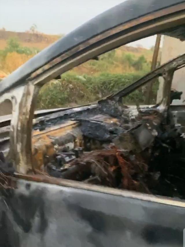 Kondisi mobil Via Vallen. (Foto: Instagram @viavallen)