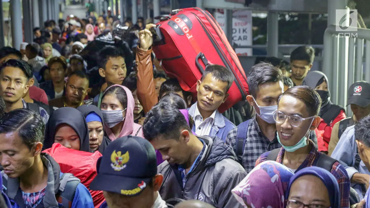 Pemudik di Pelabuhan Merak Meningkat