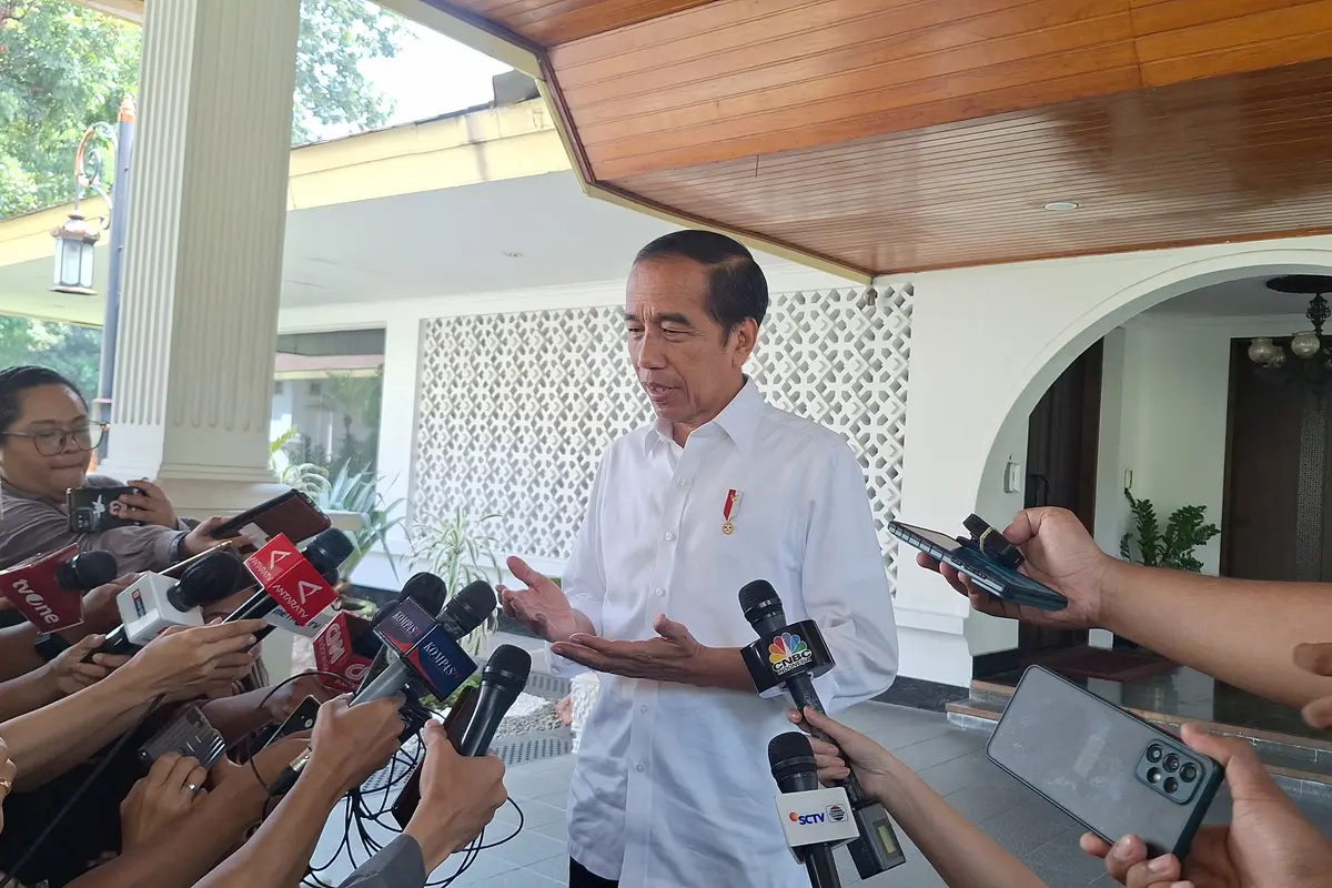 Presiden Joko Widodo (Jokowi) menghadiri acara temu relawan Alap-Alap di Kawasan Sentul, Bogor. Kepada relawan, Jokowi meminta jangan pilih pemimpin bernyali ciut.