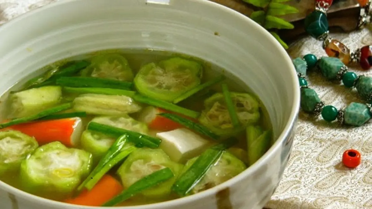 Sayur oyong bakso