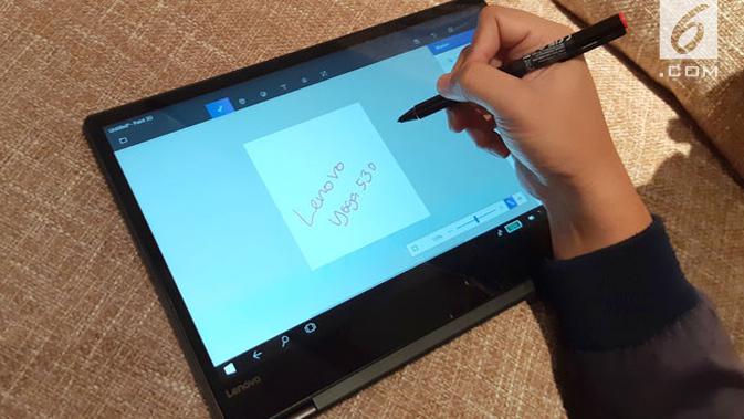 Lenovo Yoga 530 menawarkan kemampuan laptop 2 in 1 yang bisa dilipat layaknya tablet, baterai tahan lama, serta kemampuan multitasking. Liputan6.com/ Agustin Setyo W