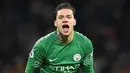 3. Ederson Moraes - Dibeli Manchester City dari Benfica dengan harga 35 juta poundsterling. (AFP/Oli Scarff)