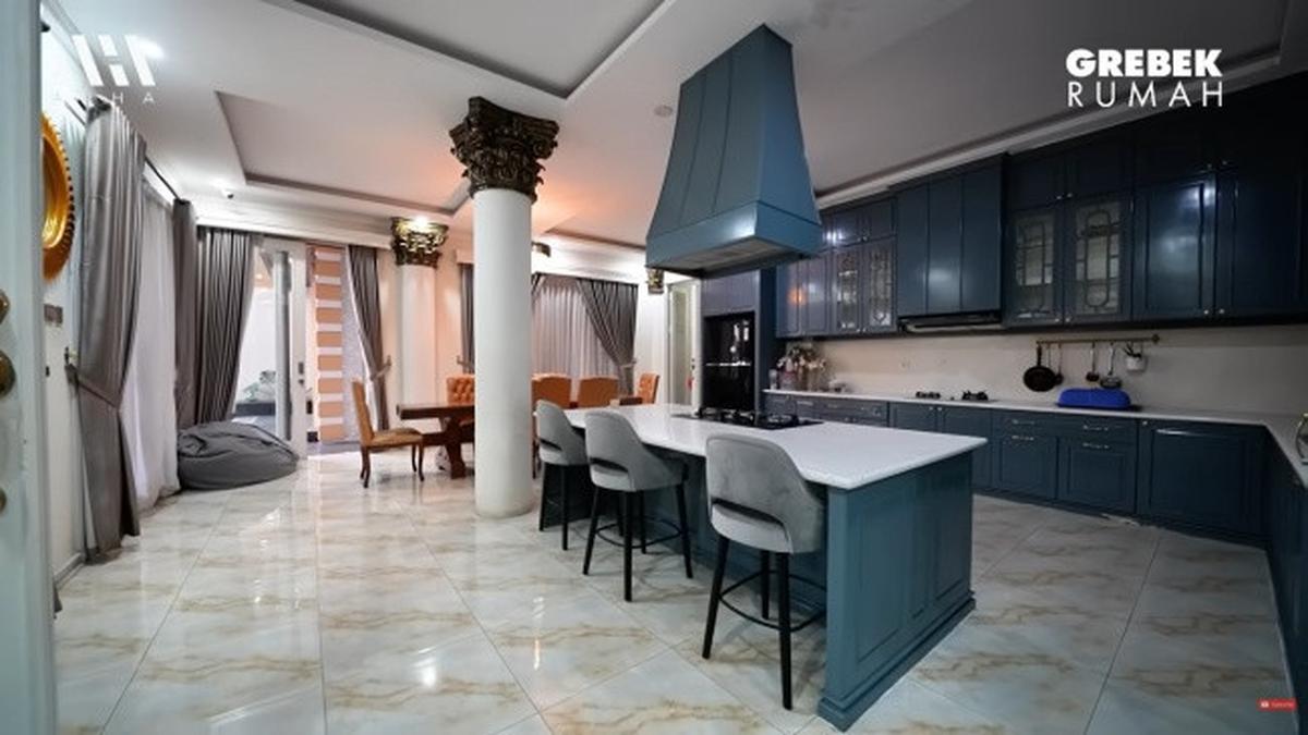 7 Potret Dapur Rumah Sule, Desain Letter L Mewah dengan Konsep Open Plan yang Mengagumkan