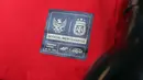 Merchandise berupa kaus yang didesain khusus jelang pertandingan FIFA Matchday 2023 antara Timnas Indonesia vs Argentina di Official Garuda Store, Jakarta, Sabtu (17/6/2023). (Bola.com/Abdul Aziz)