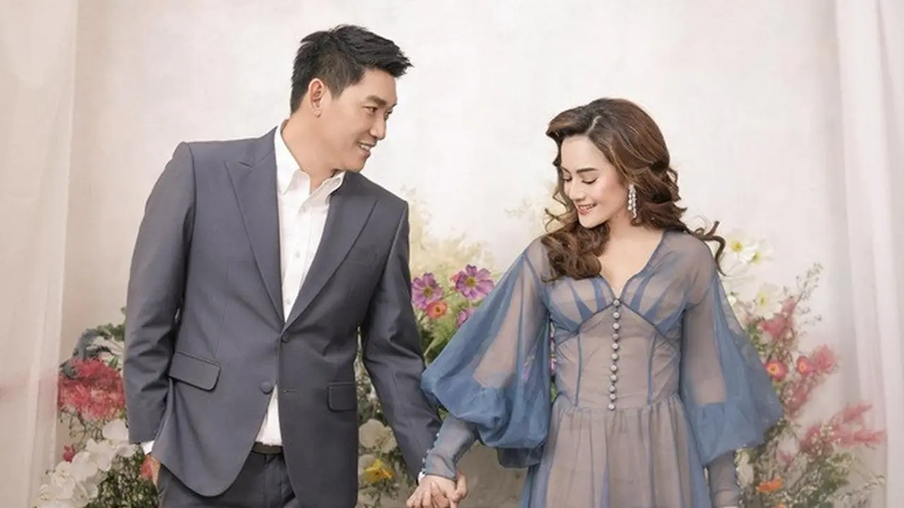 7 Pesona Prewedding Terbaru Ifan Seventeen dan Citra Monica, Tampil Menawan