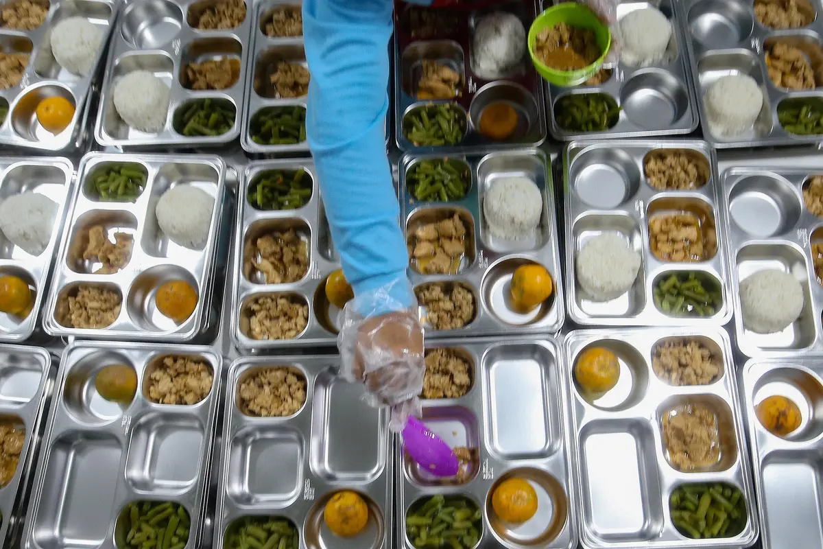 Melihat Kesibukan Dapur Penyedia dan Penyuplai Makan Bergizi Gratis