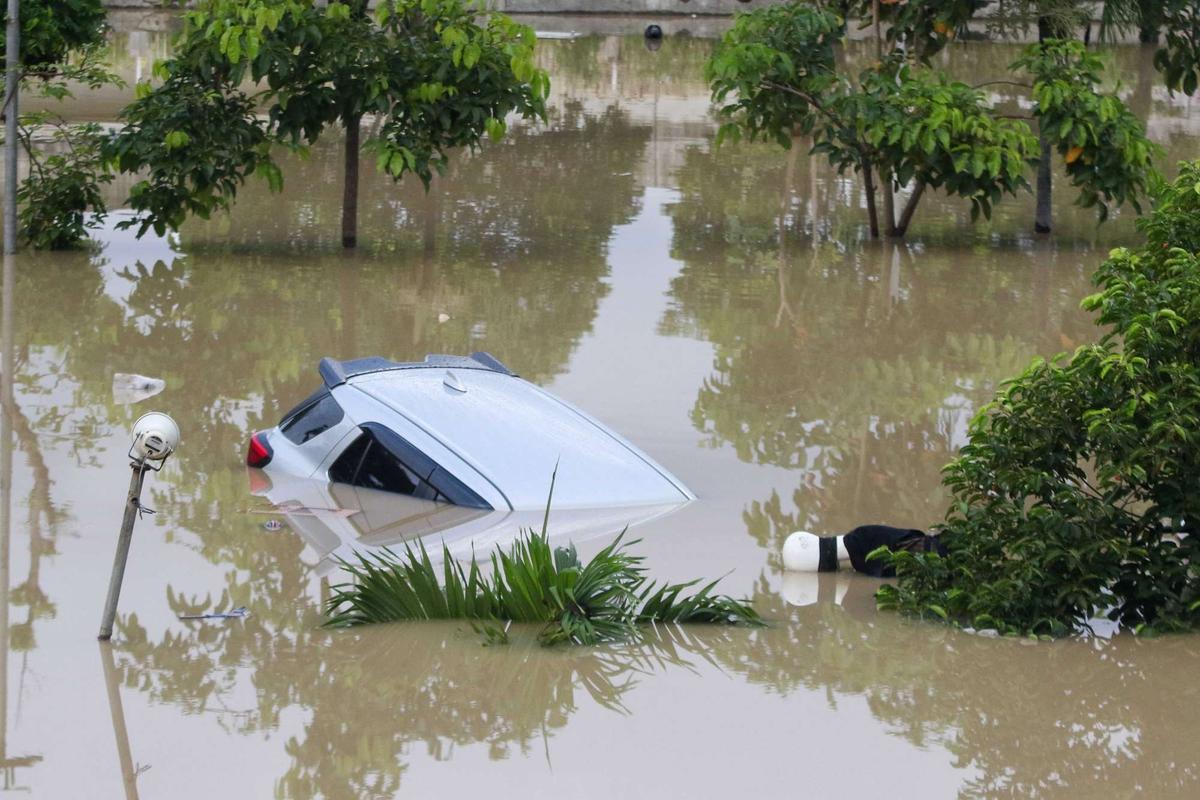 Banjir di Mega Mall Bekasi