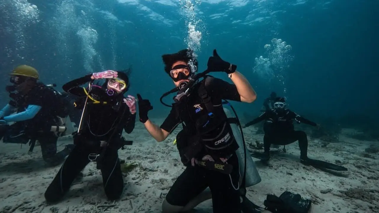 El Rumi menyelamat di laut
