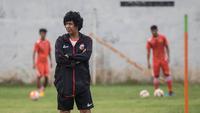 Pelatih Persija Jakarta, Muhammad Zein Alhadad, memimpin latihan jelang laga TSC 2016 melawan Persela Lamongan di Lapangan Villa 2000, Tanggerang Selatan, Banten, Selasa (13/9/2016). (Bola.com/Vitalis Yogi Trisna)