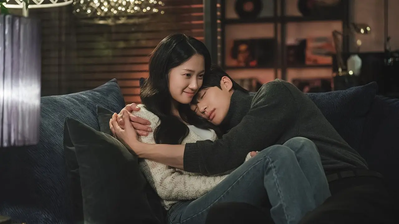 Kim Hye Yoon dan Byeon Woo Seok dalam drakor Lovely Runner. (Instagram/ tvN_drama)