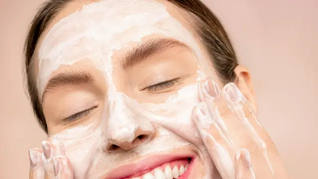 Mencuci Wajah Terlalu Sering atau Terlalu Jarang