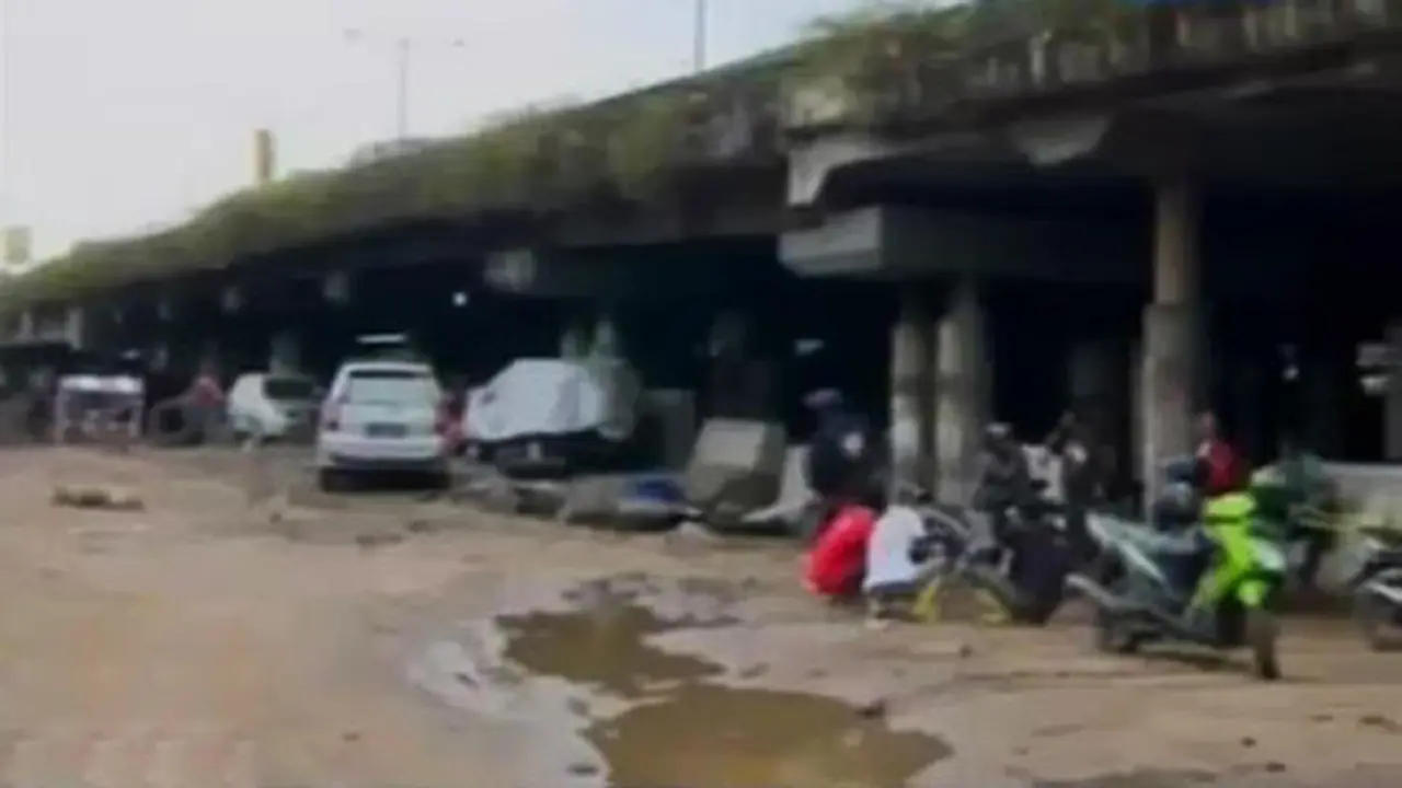 VIDEO: Permukiman Liar Ini Sumbat Aliran Air Kali Ancol
