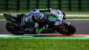 Enea Bastianini sukses membuat kejutan besar lewat penampilannya di MotoGP San Marino 2021 yang berlangsung di sirkuit yang memiliki nama resmi Misano World Circuit Marco Simoncelli. (AFP/Andreas Solaro)