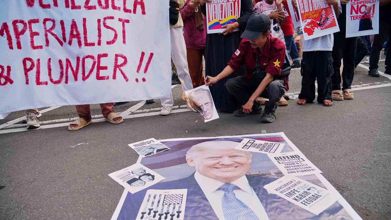 FOTO: Aksi Buruh dan Mahasiswa di Jakarta Protes Penangkapan Presiden Venezuela
