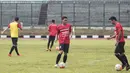 Bali United mempersiapkan 21 pemain untuk menghadapi Persib Bandung pada laga uji coba di Stadion Siliwangi, Bandung. (Bola.com/Vitalis Yogi Trisna)