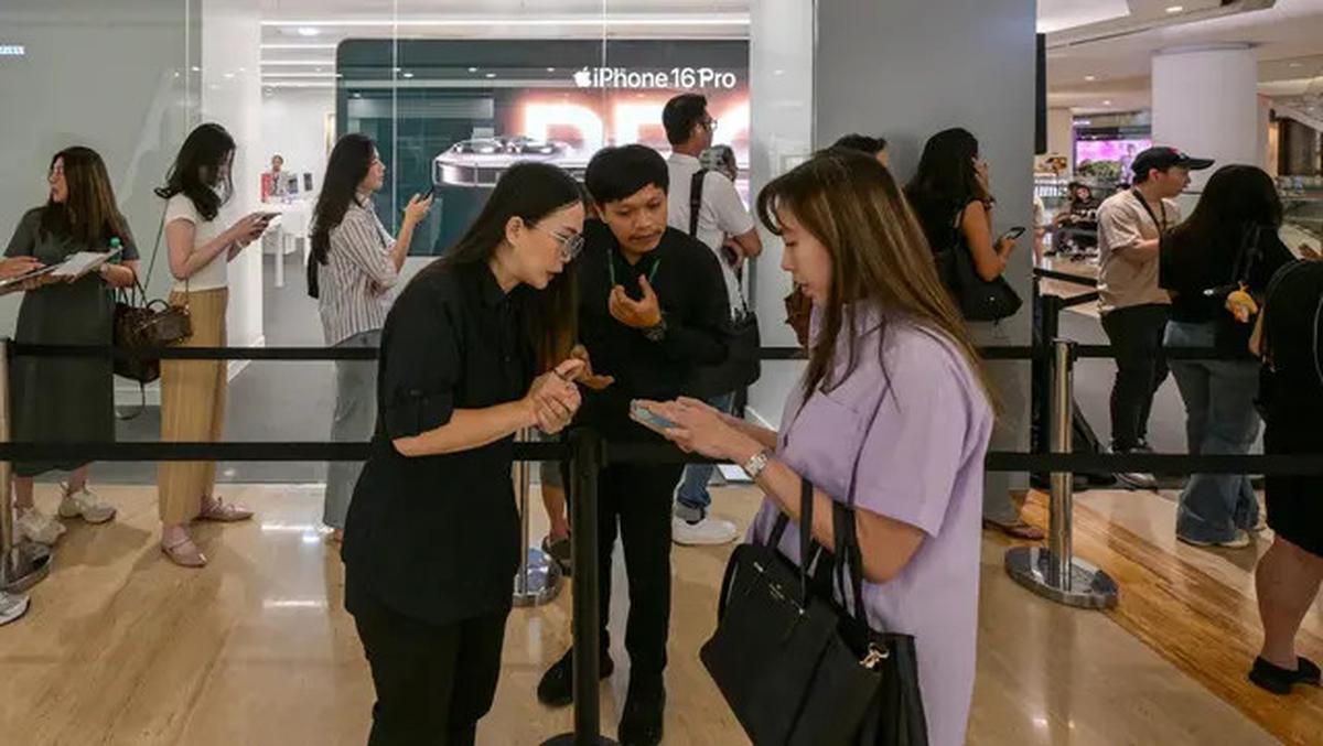 Antusiasme Pencinta Apple Sambut Peluncuran Sekaligus Penjualan iPhone 16 Series di Indonesia