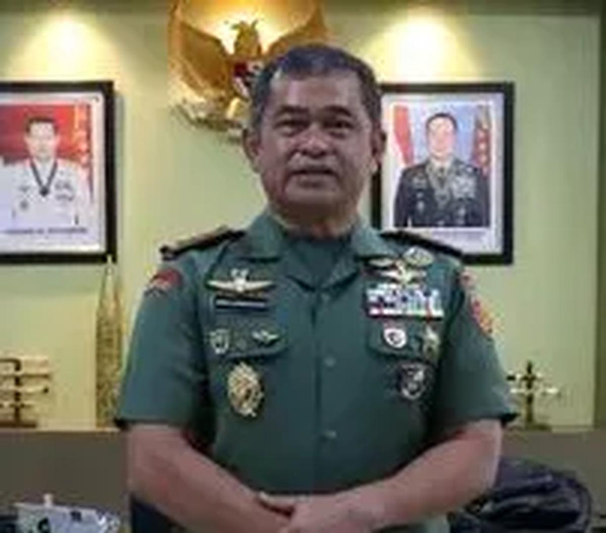 Presiden Joko Widodo (Jokowi) dikabarkan akan melantik Pangkostrad Letjen Maruli Simanjuntak menjadi Kepala Staf Angkatan Darat (Kasad) pada besok Rabu (29/11). Pelantikan akan digelar di Istana Negara, Jakarta.
