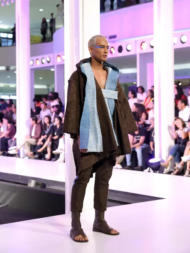 [Bintang] Kembangkan Budaya Etnik, Fashion Nation Hadirkan Koleksi Auguste Soesastro dan Populo Batik