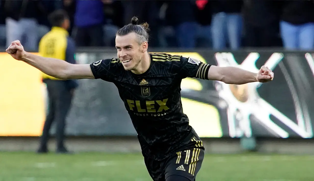 Pemain Los Angeles FC Gareth Bale melakukan selebrasi usai mengalahkan Philadelphia Union dalam adu penalti pada pertandingan sepak bola Piala MLS di Los Angeles, Amerika Serikat, 5 November 2022. Sebelum menutup karier, Bale bergabung ke Los Angeles FC pada Juli 2022 dan turut membawa klubnya menjuarai Piala MLS musim 2021-2022. (AP Photo/Marcio Jose Sanchez, File)