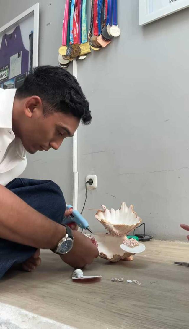 Tak belikan barang mewah, Daffa Wardhana pilih bikin sendiri kado ulang tahun untuk Ariel Tatum