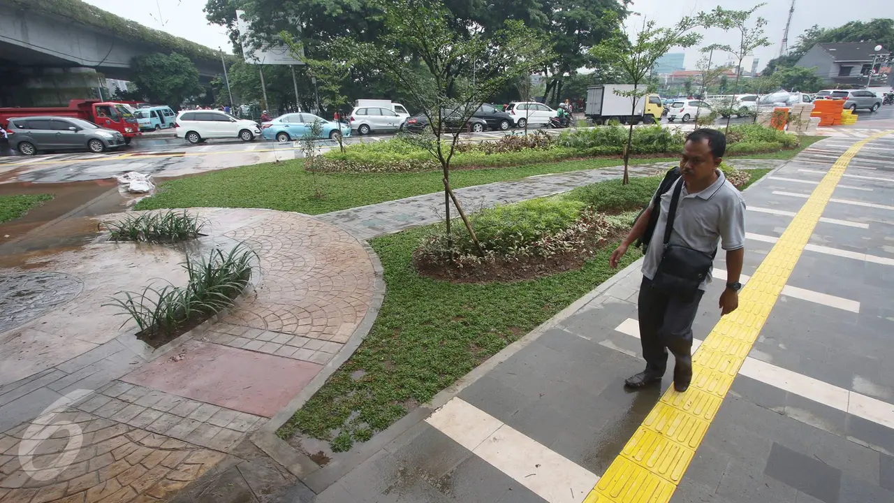 20161121-Trotoar Tanah Abang Kini Bersih dan Asri-Jakarta