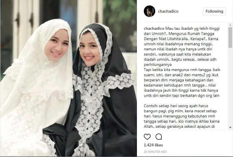 Tasya Kamila dan Chacha Frederica terlihat cantik mengenakan mukena (Foto: Instagram)
