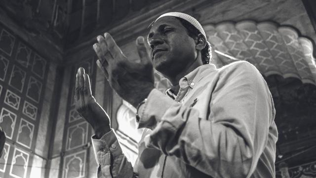 Ilustrasi membaca istigfar