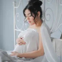 Vicky Shu, sekarang ini sudah resmi menjadi seorang ibu. Tepatnya, Senin (16/7/2018), Vicky dan Ade Imam telah dikaruniai bayi laki-laki yang diberi nama Abimanyu Manggala Nugroho Putro. (Instagram/vickyshu)