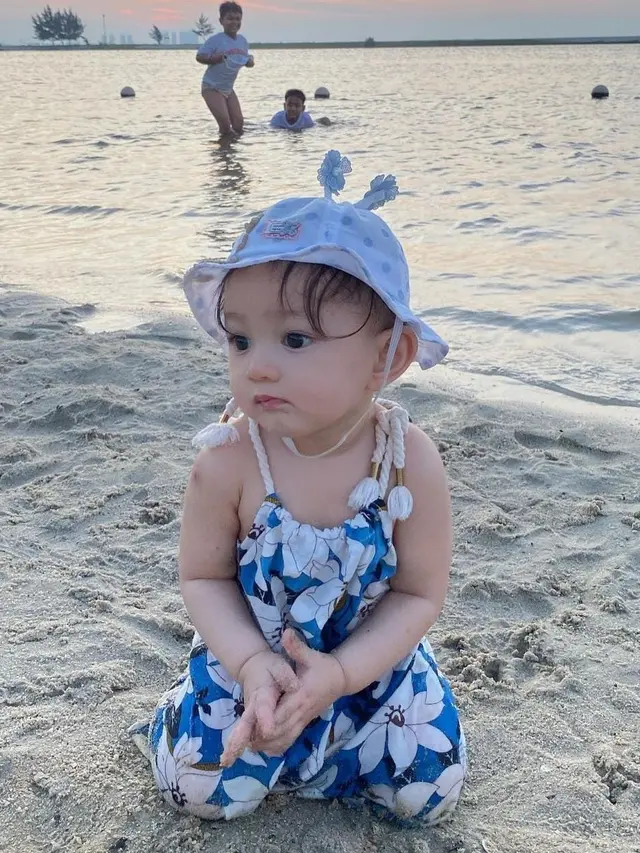 Potret Alusha Sheyza Anak Aldi Taher yang Cantik dan Menggemaskan