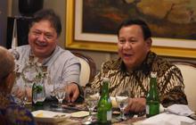 FOTO: Keakraban Prabowo Subianto dengan Para Menteri saat Merapat di Open House Kediaman Airlangga Hartarto