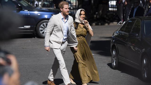 Kunjungi Masjid Tertua di Afrika Selatan, Meghan Markle Tampil Berkerudung