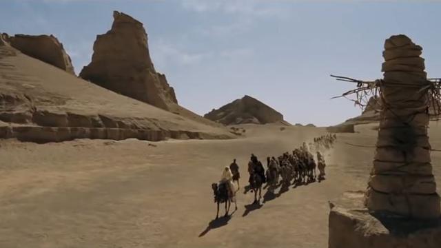 Ilustrasi - Kafilah pada masa Arab zaman Jahiliyah. (Foto: Tangkapan layar film The Message)