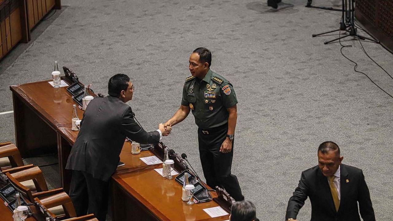 Agus menyebutkan, pertama, memelihara dan memantapkan profesionalisme TNI sebagai alat pertahanan negara. Kedua, meningkatkan kemampuan yang responsif dalam menghadapi perkembangan lingkungan strategis.<br>