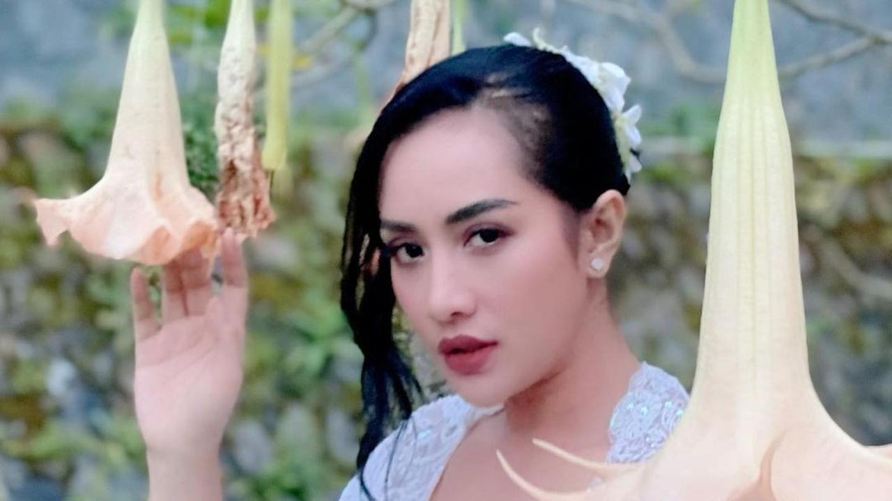 Artis Shinta Bachir selalu tampil penuh gaya dalam berbagai kesempatan (Foto: instagram shinta_bachir86)