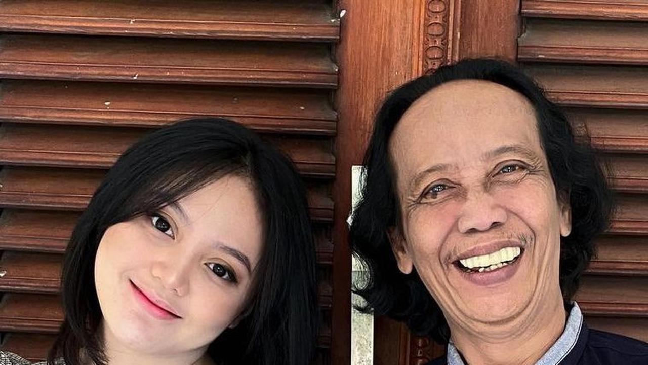 Potret Cantik Putri Mandra yang Kini Beranjak Dewasa