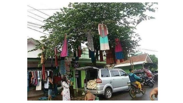Cara Jualan Unik dari Warga 62 yang Bikin Tepuk Jidat 