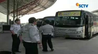 Dinas Perhubungan Terminal Bus Terpadu Pulogebang melakukan uji kelayakan bus angkutan Lebaran.