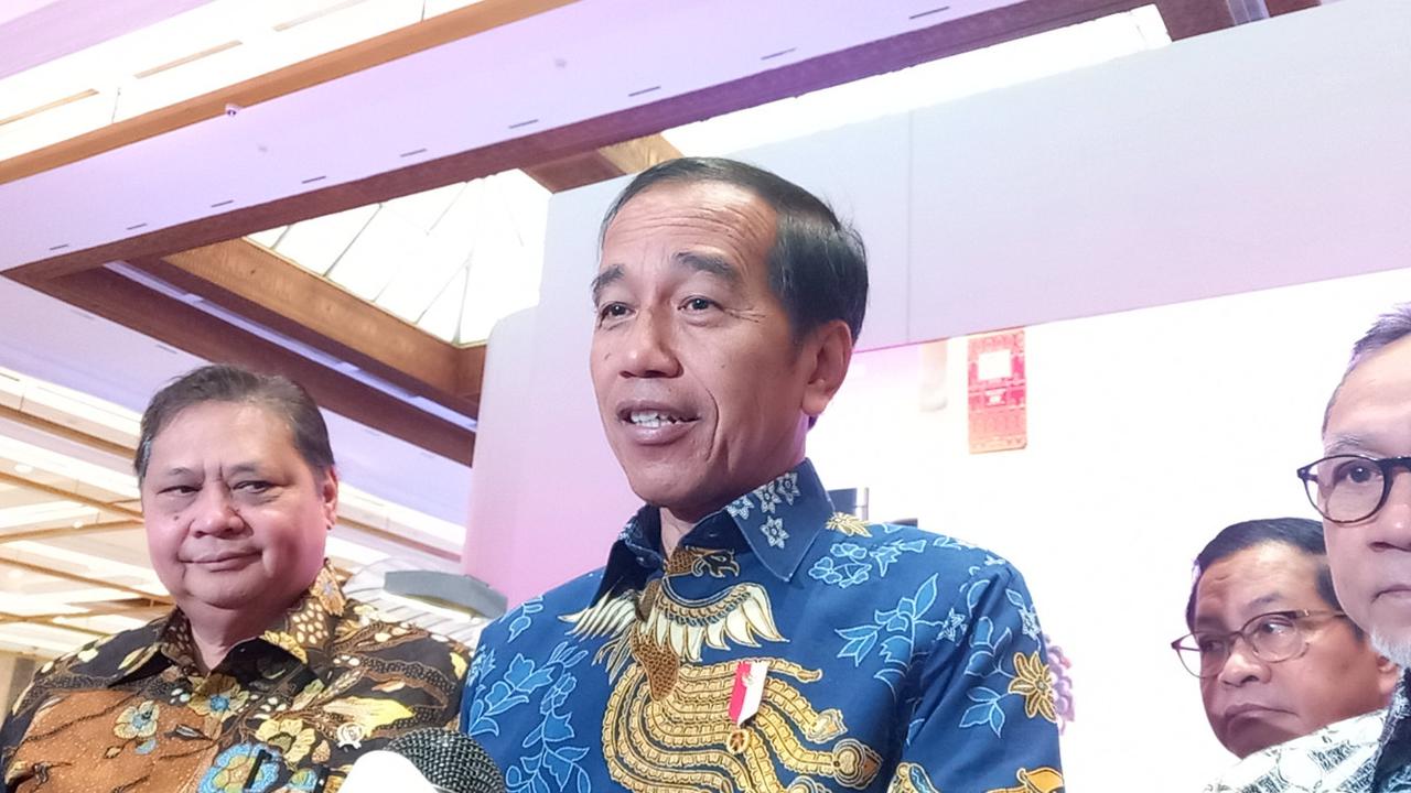 Kepala negara pun memastikan agar kenaikan tukin tersebut bisa selesai di bulan Januari agar tak mengganggu kesiapan pemilu 2024.<br>