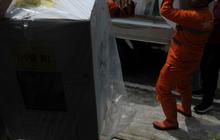 FOTO: Melihat Logistik Pemilu 2024 Mulai Didistribusikan ke 498 TPS di Tanah Abang