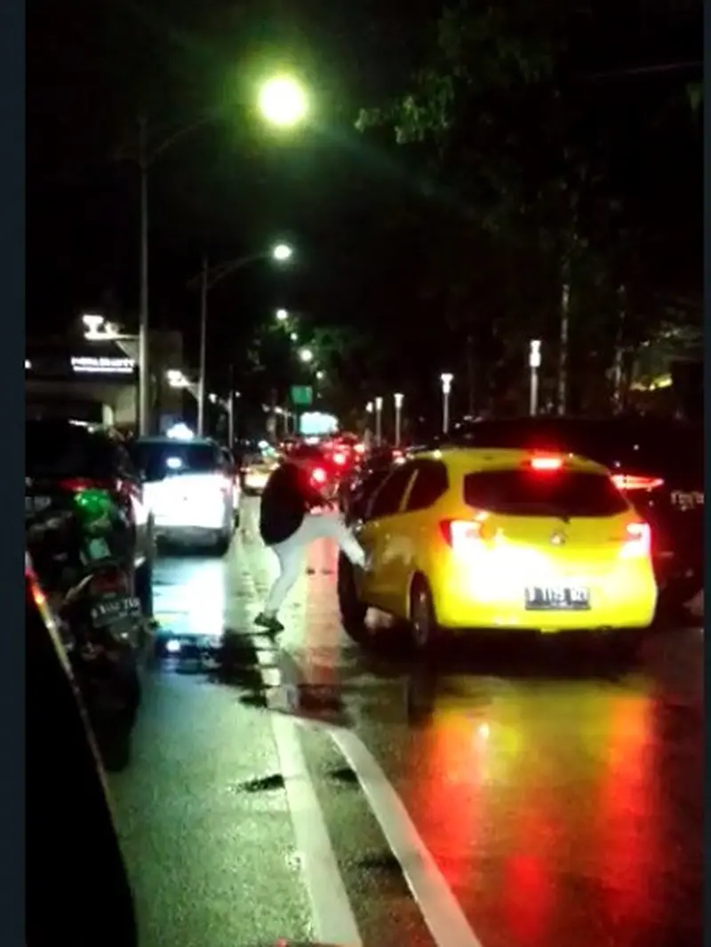 Viral Video Pengemudi Fortuner Rusak Mobil Brio di kawasan Office 8 Senopati, Jakarta Selatan (Jaksel).