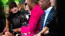 Anne Hathaway di fashion show Michael Kors. (AP Photo/Julia Nikhinson)