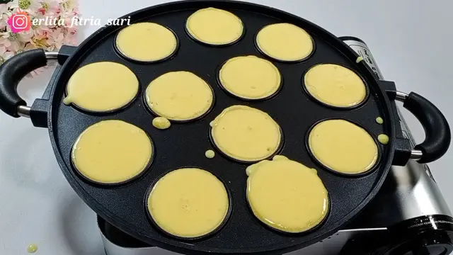 Cara Bikin Kue Lumpur Empuk dan Permukaan Tidak Berlubang, Tak Cukup dengan Saring Adonan