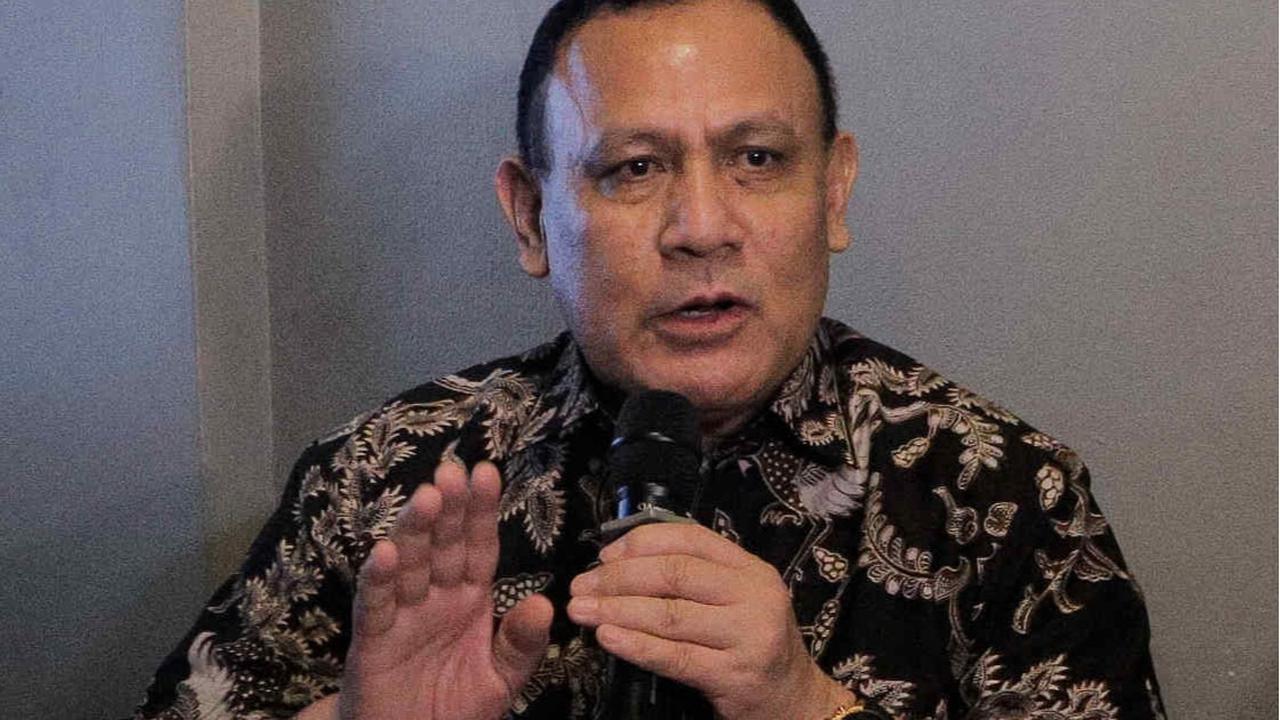"Saya mohon kepada bapak Presiden berkenan menerima permohonan kami," Firli menambahkan.