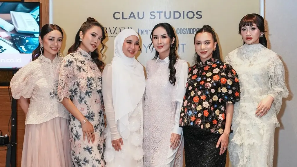 Deretan koleksi sepatu berdesain feminin yang hadirkan pesona manis untuk tampil di hari raya. (Foto: Claustudio)