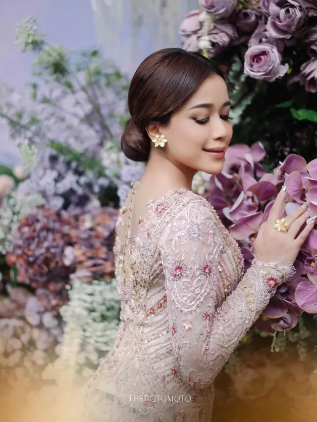 6 Gaya Brisia Jodie dan Jonathan Alden di Momen Siraman Jelang Nikah, Kental Adat Jawa